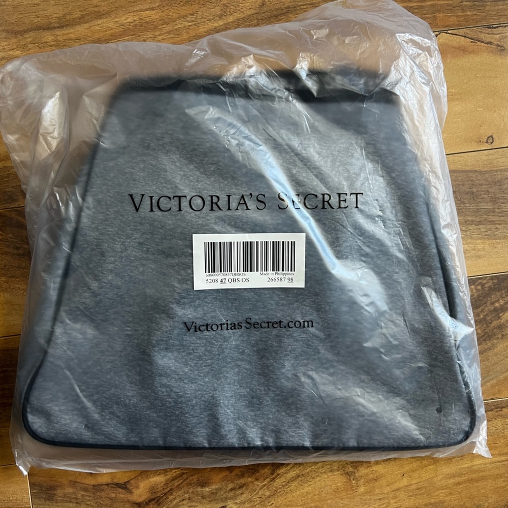 Victoria’s secret tote bag brand new - Picture 3 of 4